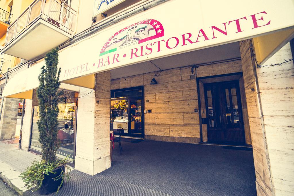 拉盖伊塔酒店 Millesimo 外观 照片